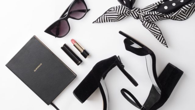 eceestyled-stock-fitness-flatlay-black-white